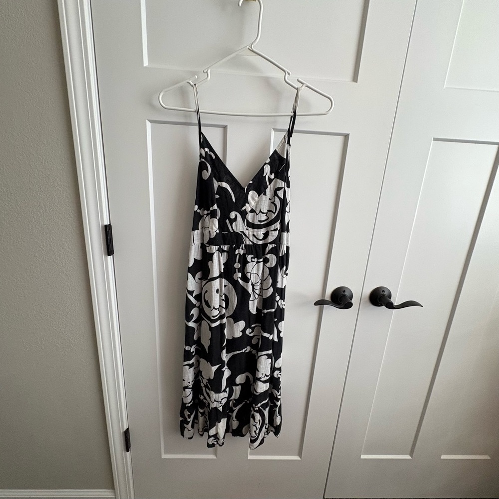 Ladies, sleeveless dress, vacation, spring break, summer, add a jacket for fall!